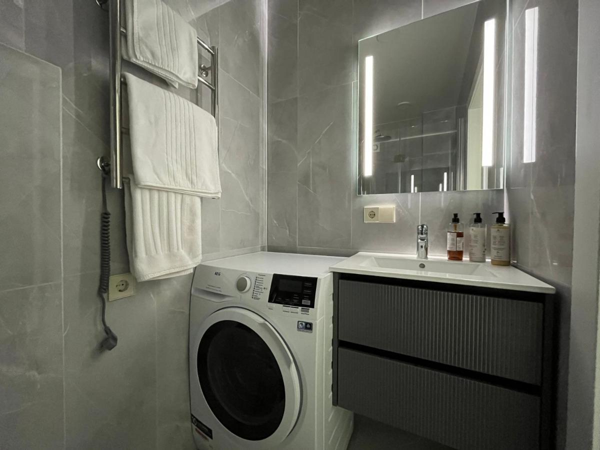 Luxuria Modern Apartments - Self Check-In Siauliai  Ngoại thất bức ảnh