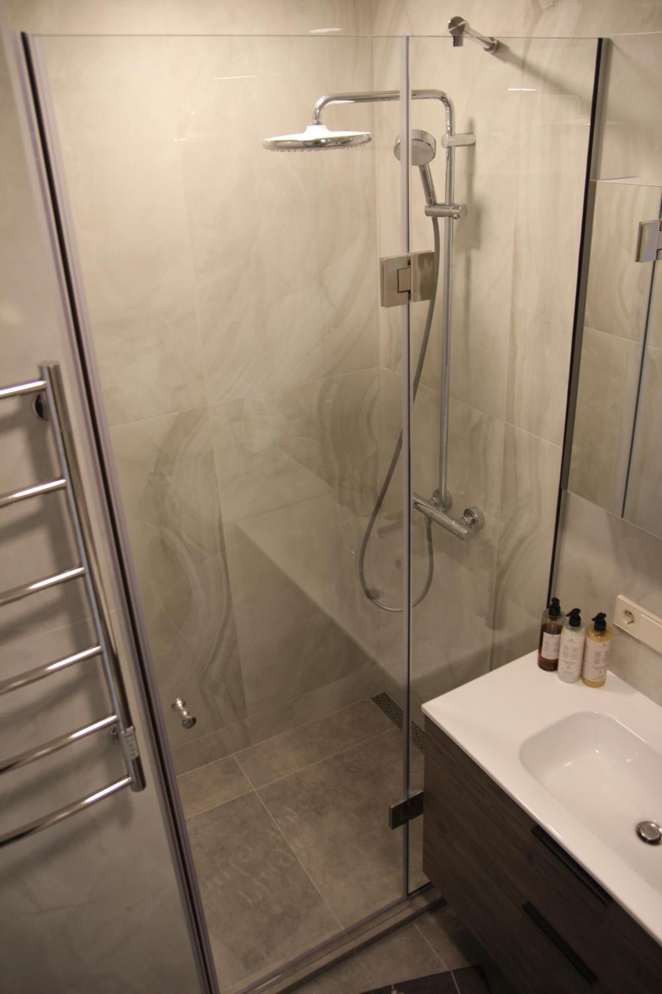 Luxuria Modern Apartments - Self Check-In Siauliai  Ngoại thất bức ảnh